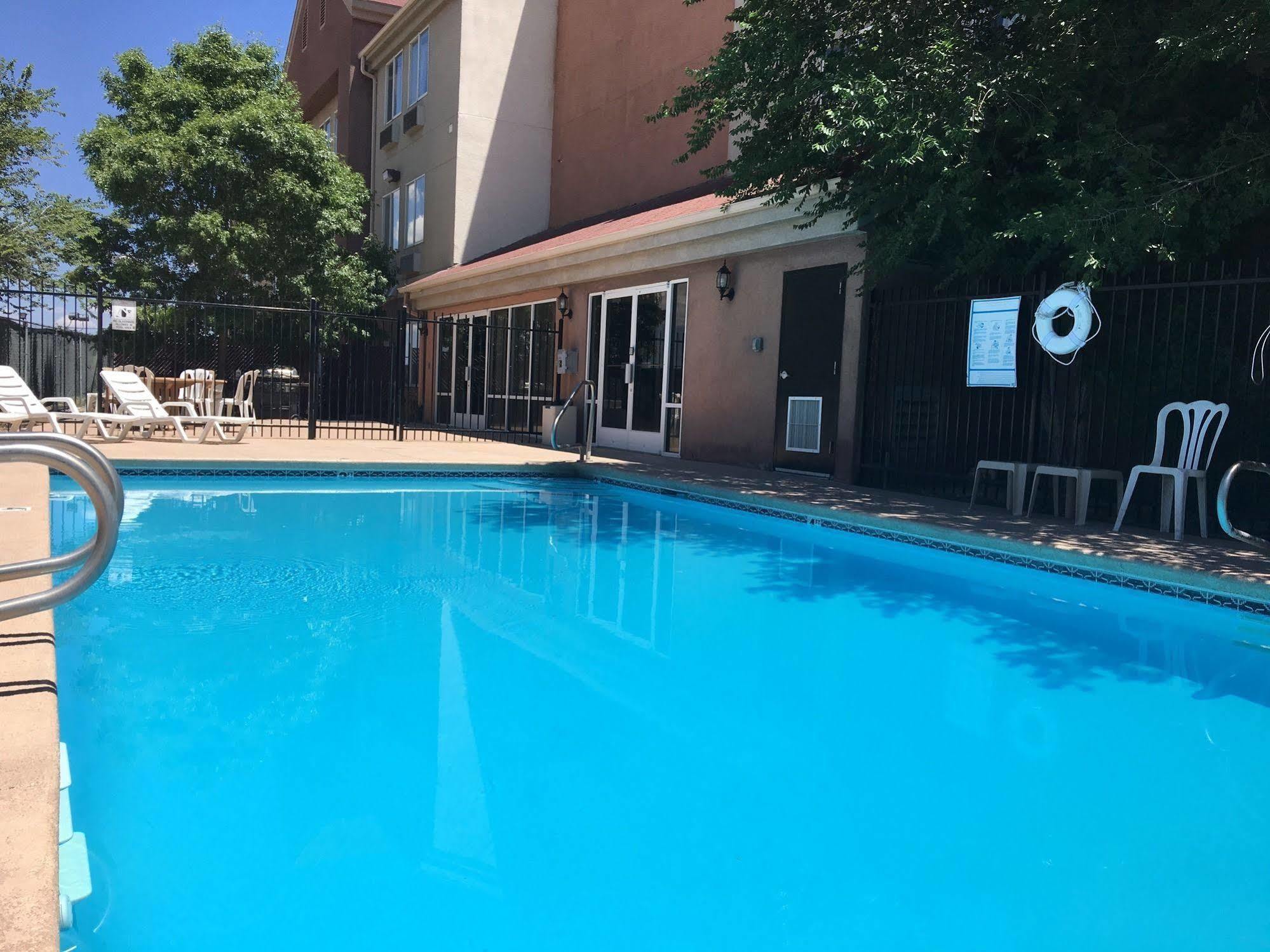 Baymont By Wyndham Albuquerque Airport Otel Dış mekan fotoğraf