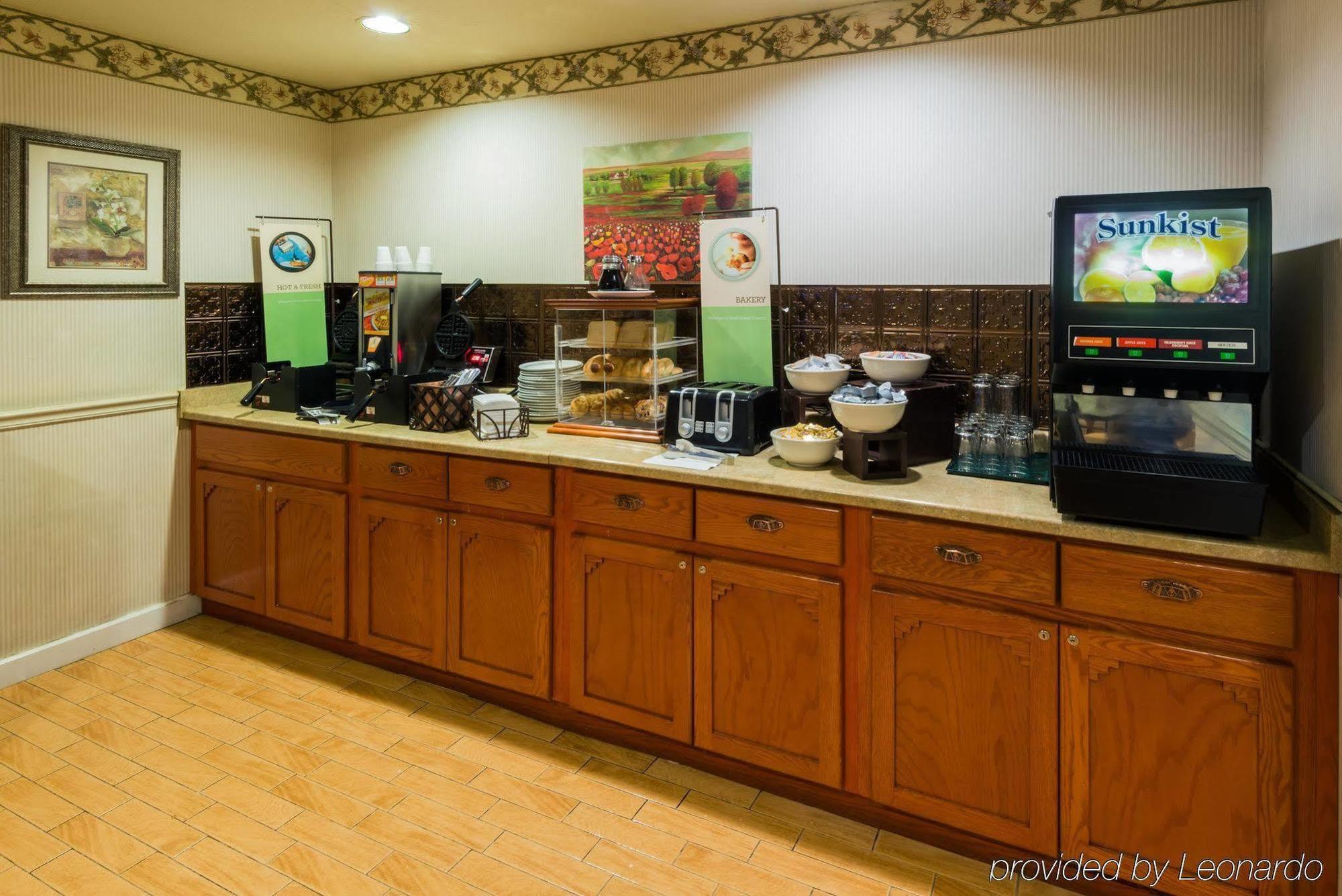 Baymont By Wyndham Albuquerque Airport Otel Restoran fotoğraf